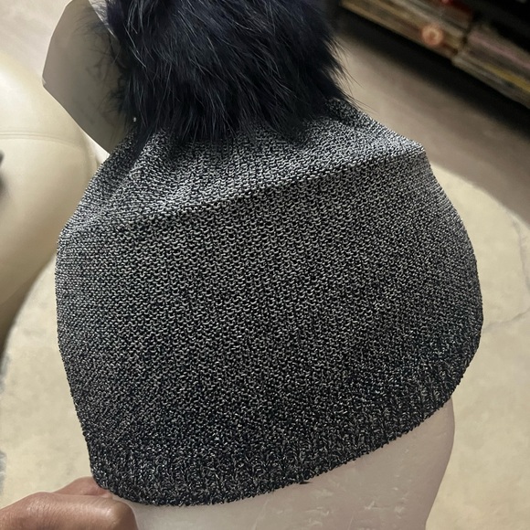NAVY BLUE AND SILVERY SPARKLING KNIT CAP WITH WARM FUR INSIDE… NEW WITH TAGS. OS - Picture 9 of 13
